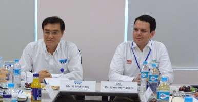 Sr. Ki Seok Hong y Dr. Jaime Hernández